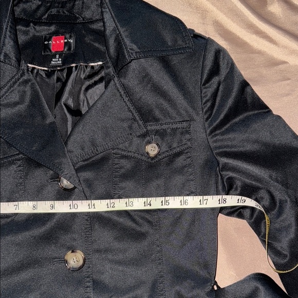 Gallery Black Short Belted Trench Coat Button Details - Picture 2 of 16